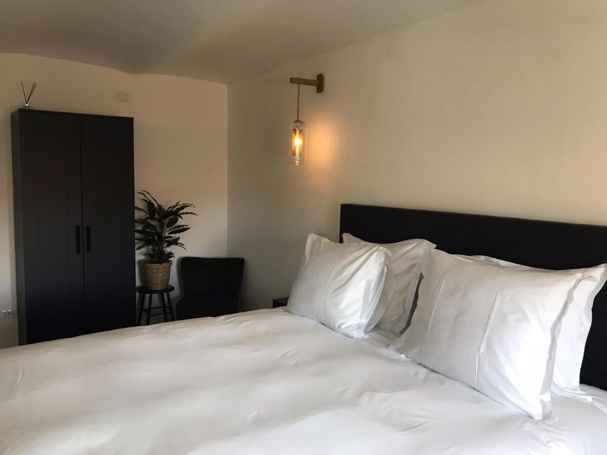 Sotto La Vigna Charm Stay Adults Only Vacation Suite Montegrosso d'Asti Экстерьер фото