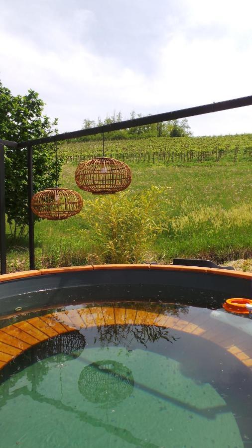 Sotto La Vigna Charm Stay Adults Only Vacation Suite Montegrosso d'Asti Экстерьер фото