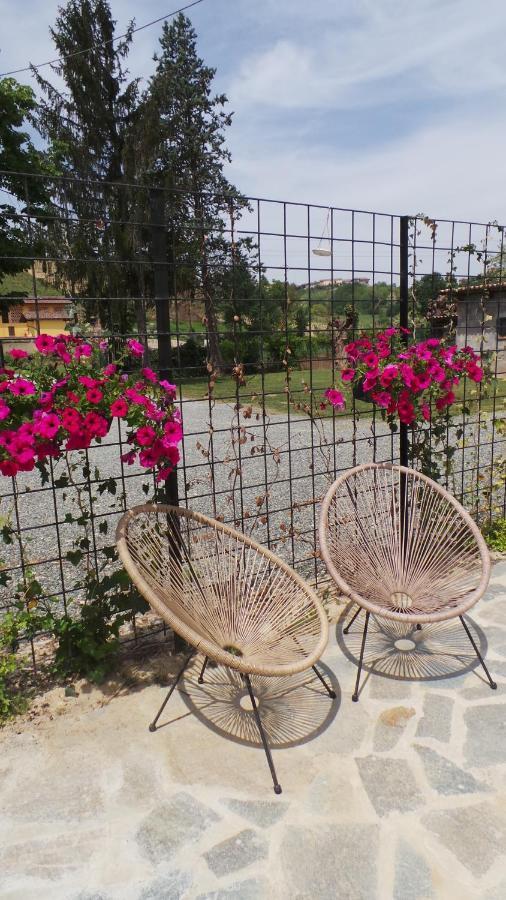 Sotto La Vigna Charm Stay Adults Only Vacation Suite Montegrosso d'Asti Экстерьер фото