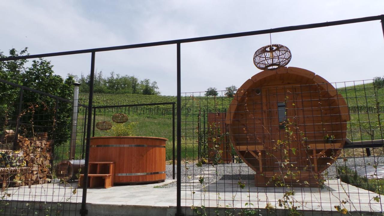 Sotto La Vigna Charm Stay Adults Only Vacation Suite Montegrosso d'Asti Экстерьер фото