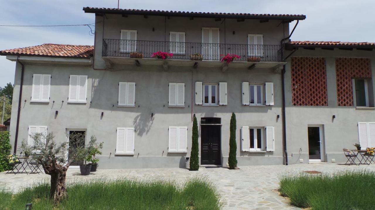 Sotto La Vigna Charm Stay Adults Only Vacation Suite Montegrosso d'Asti Экстерьер фото